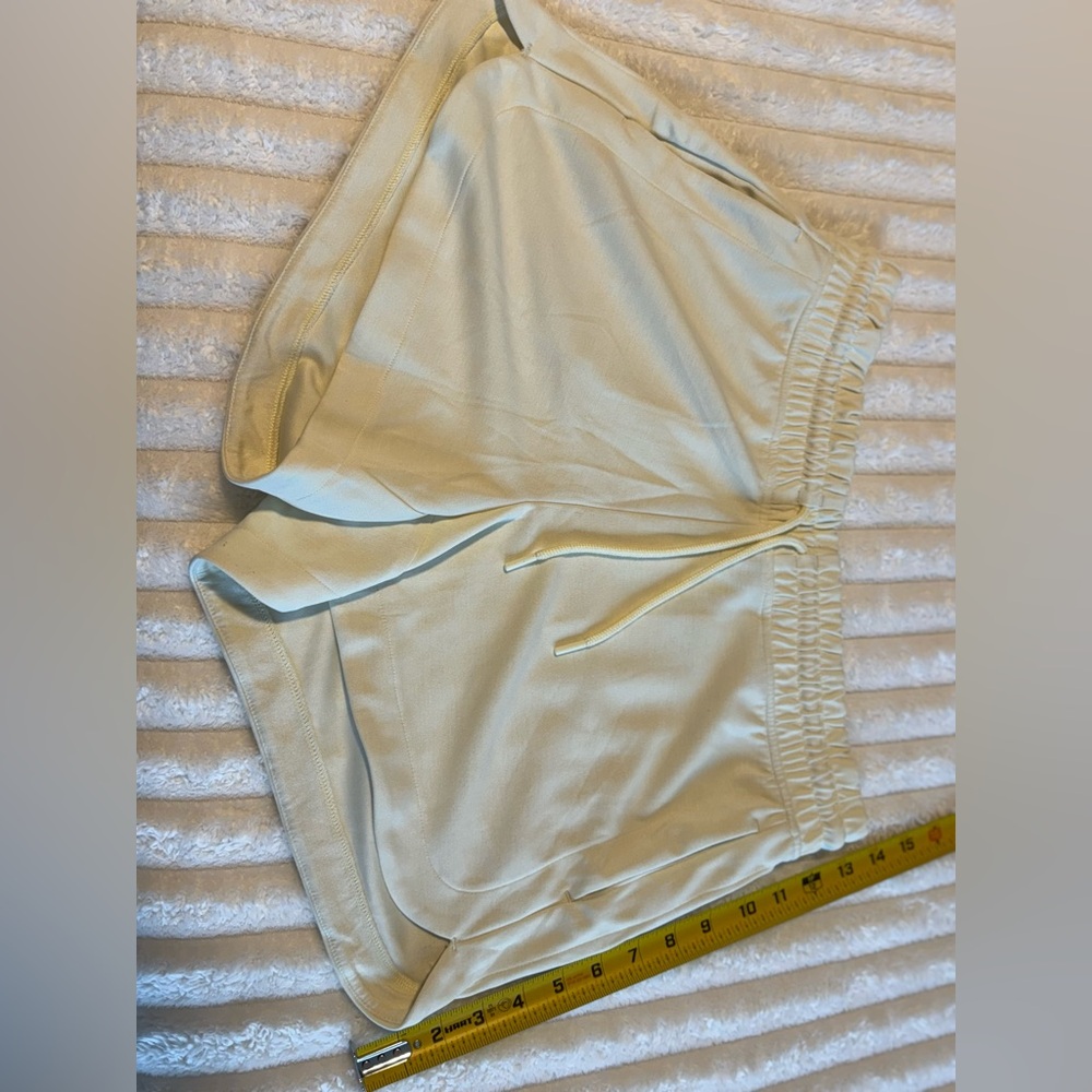 Athleta NWOT Seasoft Mid Rise Tencel Soft Cream Shorts Loungewear Comfy Cozy - Picture 8 of 10